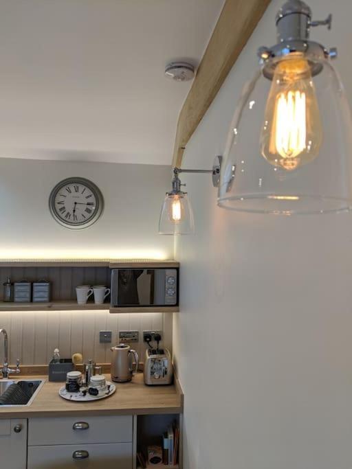 Box  Barley - Cosy Stylish Apartment - Easy Access To Bath And Many Nearby Attractions מראה חיצוני תמונה